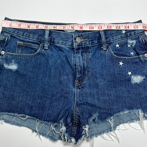 Old Navy Cutoff Boyfriend Denim Star Embroidered Jean Shorts Size 6 - Picture 4 of 9